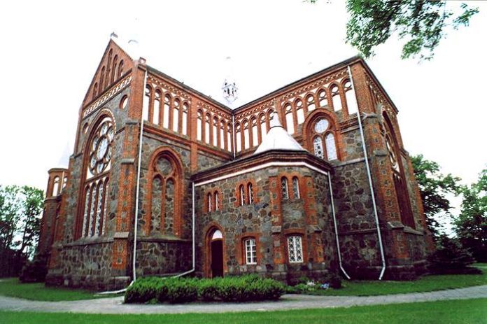 Akmenės Šv. Onos bažnyčia