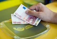 Prieš Velykas gerokai išauga pinigų perlaidų skaičius Prieš Velykas gerokai išauga pinigų perlaidų skaičius