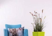 Fotelis miegamajame: kaip jis turėtų atrodyti?