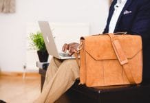 Patarimai, kaip išsirinkti tinkamiausią kompiuterio dėklą